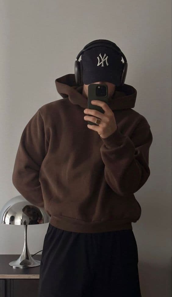 BUYIT Journal 09: The Hoodie and the Privacy of Soft Clothes