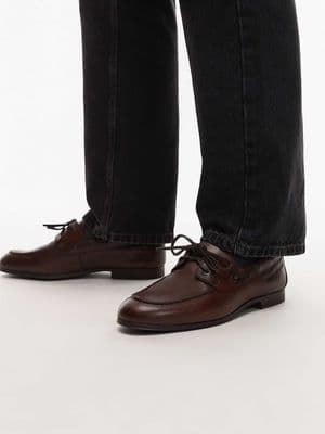 Tommy Hilfiger flexible boat shoe