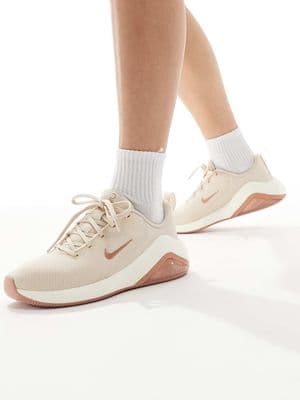 Nike Bella 7 sneakers