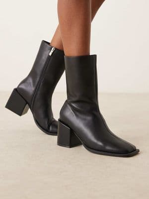 Glamorous block heel square toe boots