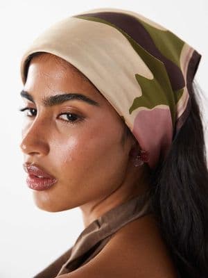 Mango neck scarf
