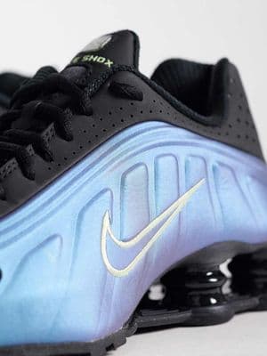 Nike Shox R4 sneakers