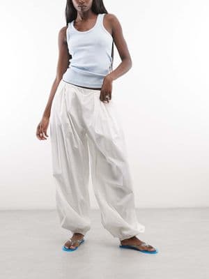 Weekday pleated balloon pants