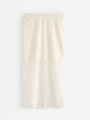 Skirt in lace