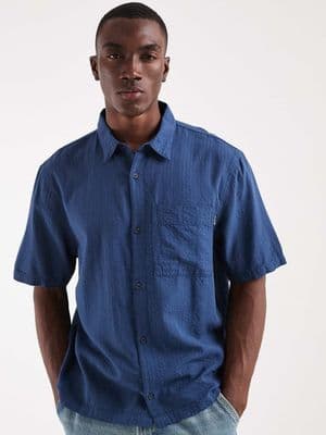 Hollister boxy cropped short sleeve shirt