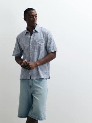 Hollister boxy cropped short sleeve shirt